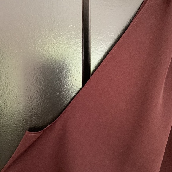 Lane Bryant Burgundy Cold Shoulder,Bell Sleeve Blouse w/Ombré. Size 22/24 - Picture 4 of 11